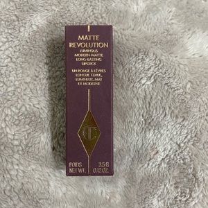 Charlotte Tilbury Matte lipstick ~ Walk of no shame ~